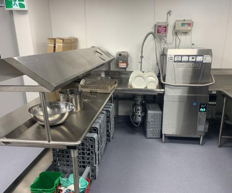 Industrial Commercial Dishwashing Area for Kitchen